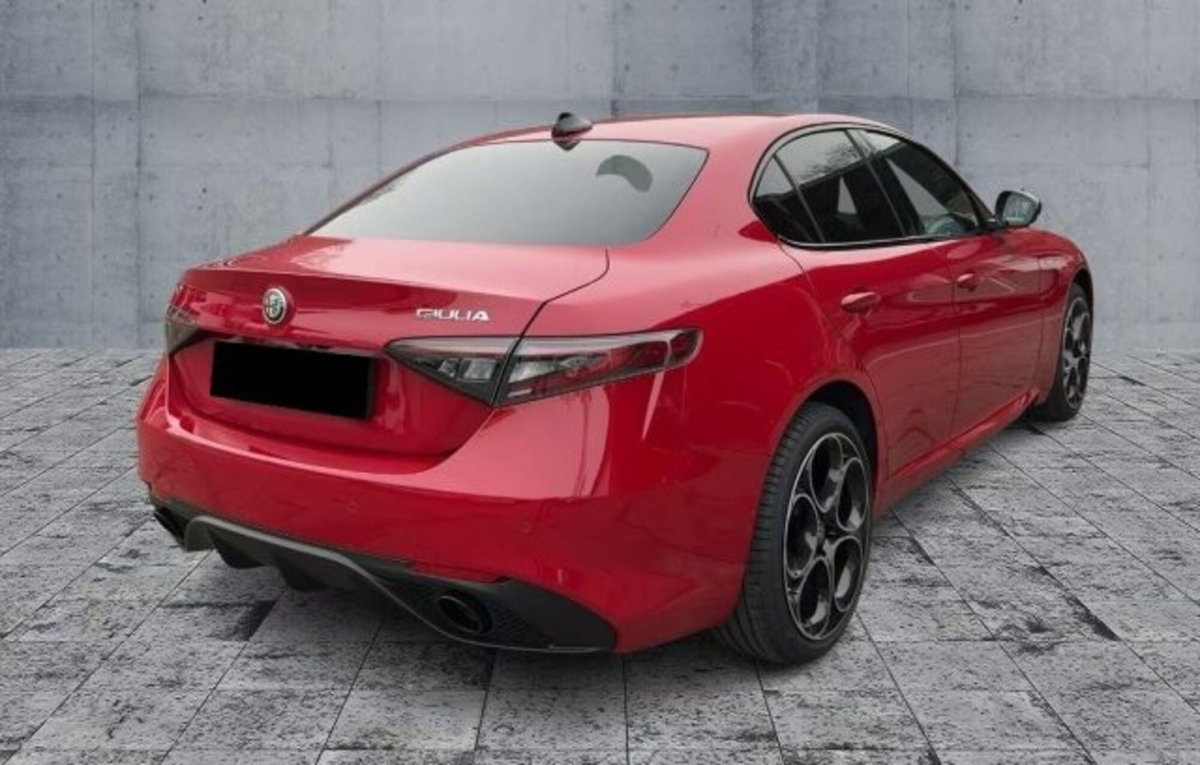 Alfa Romeo Giulia 2.0 Turbo 280 CV AT8 AWD Q4 Veloce (4)