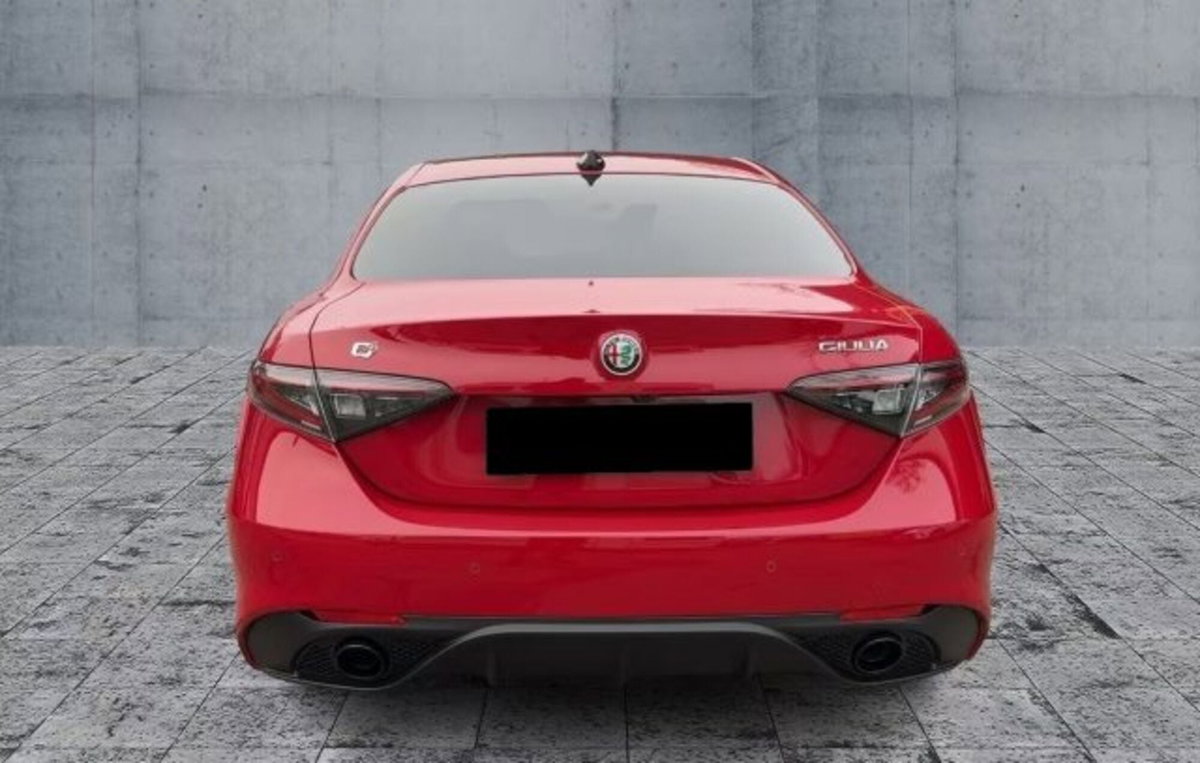 Alfa Romeo Giulia 2.0 Turbo 280 CV AT8 AWD Q4 Veloce (5)