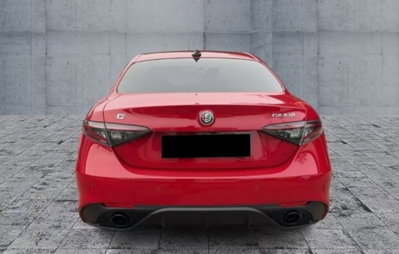 Alfa Romeo Giulia 2.0 Turbo 280 CV AT8 AWD Q4 Veloce (5)