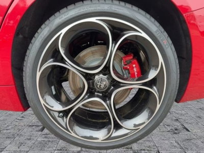 Alfa Romeo Giulia 2.0 Turbo 280 CV AT8 AWD Q4 Veloce (7)