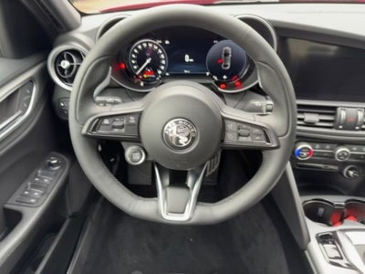 Alfa Romeo Giulia 2.0 Turbo 280 CV AT8 AWD Q4 Veloce (9)