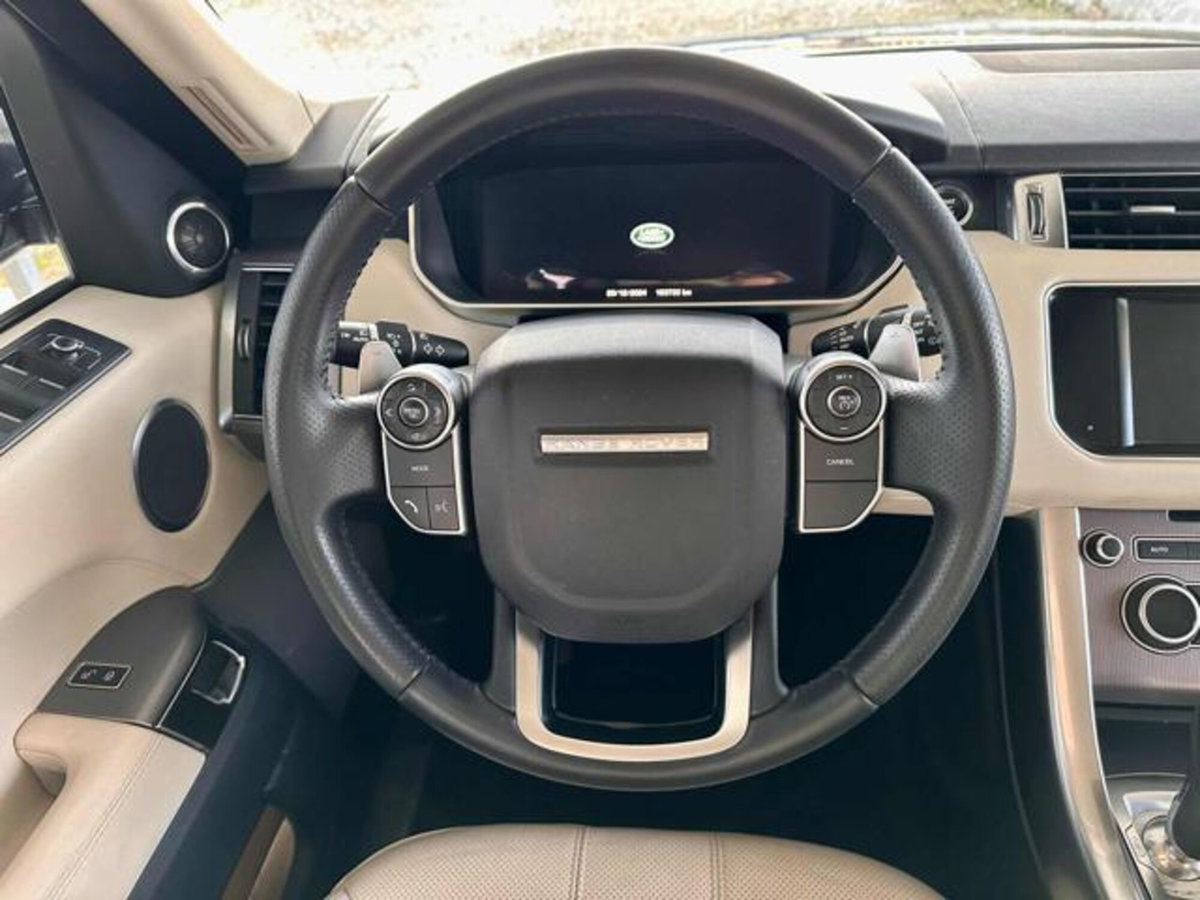 Land Rover Range Rover Sport 3.0 TDV6 HSE (10)