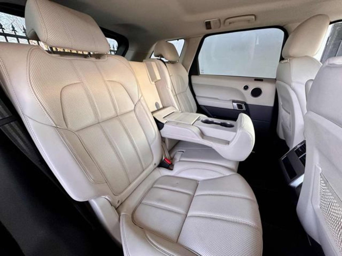Land Rover Range Rover Sport 3.0 TDV6 HSE (17)