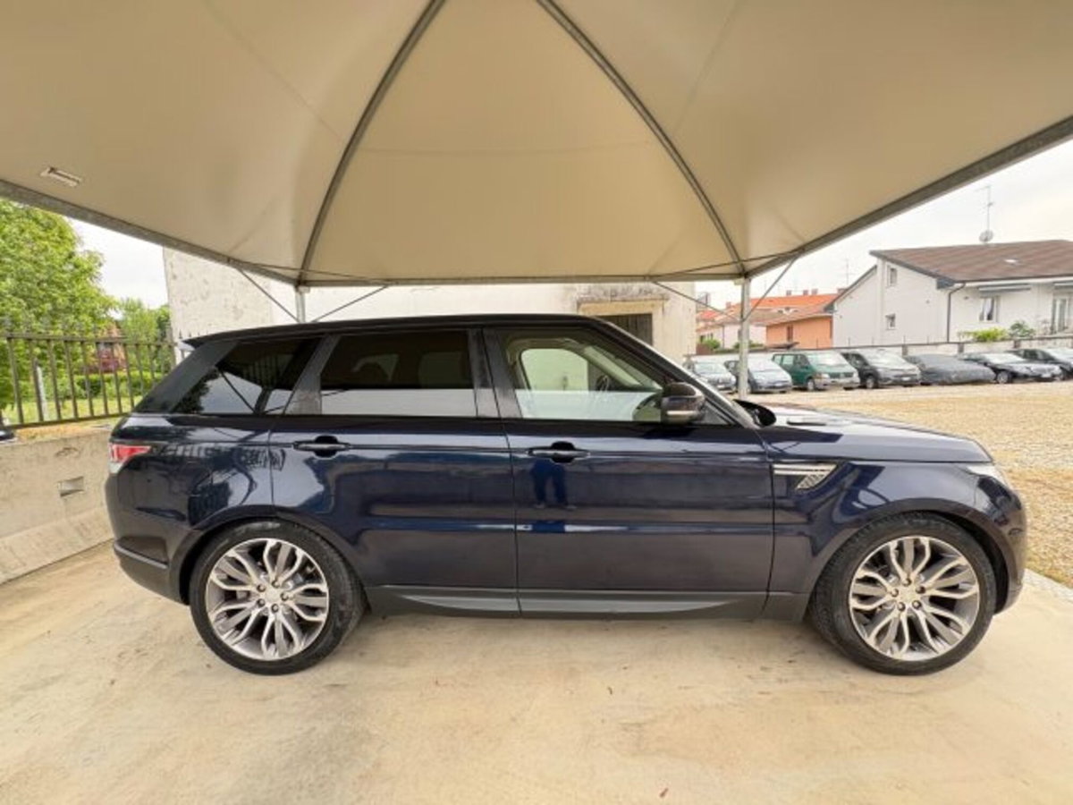 Land Rover Range Rover Sport 3.0 TDV6 HSE (8)