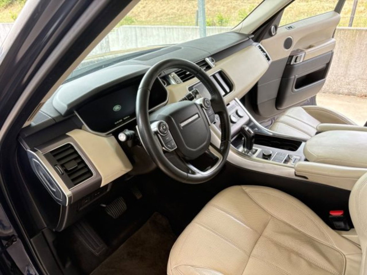 Land Rover Range Rover Sport 3.0 TDV6 HSE (9)