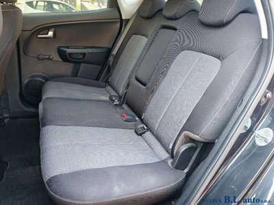 Kia Venga 1.4 CRDi 90 CV Crossover (12)