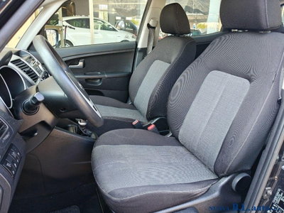 Kia Venga 1.4 CRDi 90 CV Crossover (13)
