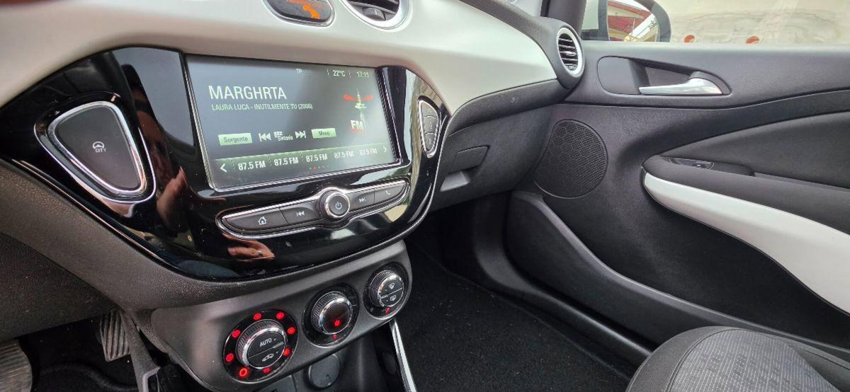 Opel Adam 1.4 87 CV GPL Tech Glam (14)
