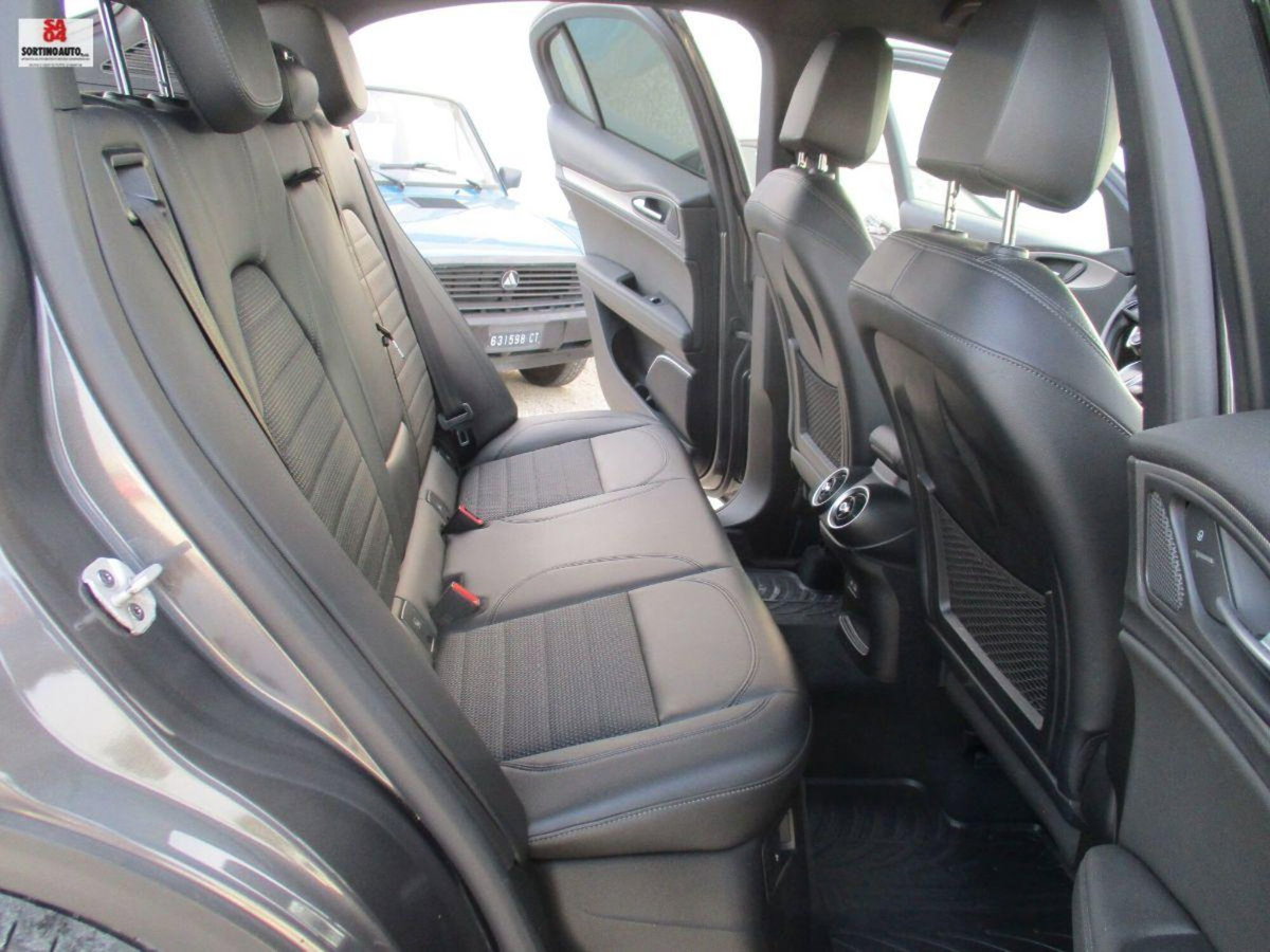 Alfa Romeo Stelvio Stelvio 2.2 Turbodiesel 190 CV AT8 Q4 Super Business (18)