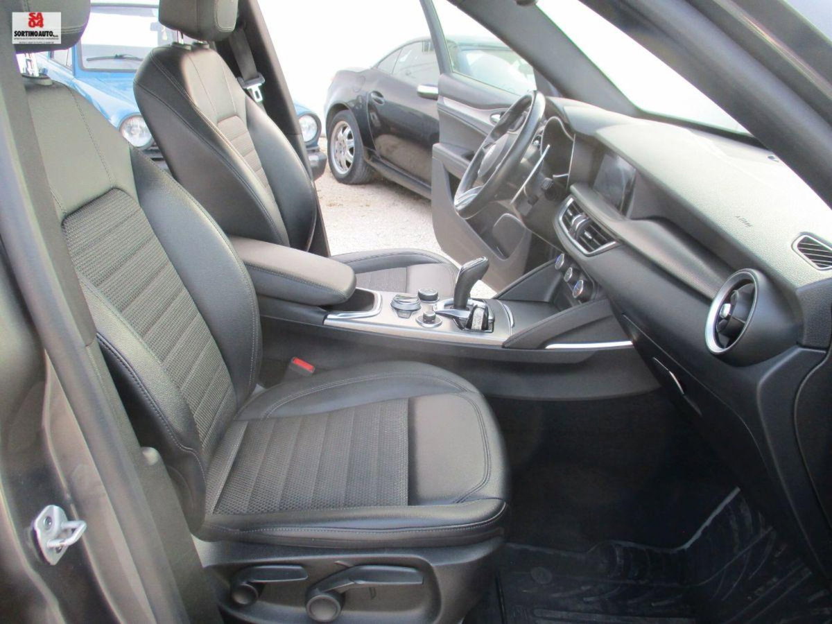 Alfa Romeo Stelvio Stelvio 2.2 Turbodiesel 190 CV AT8 Q4 Super Business (19)