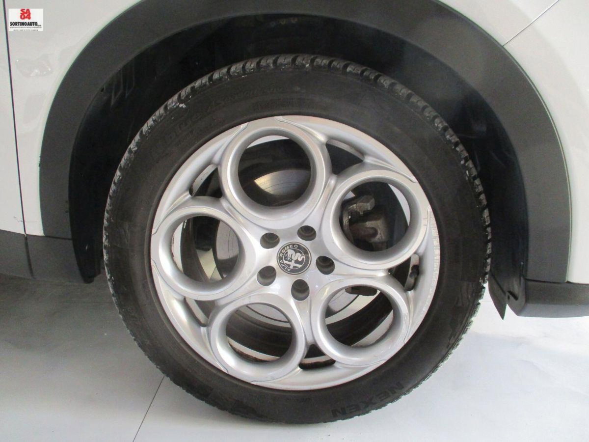 Alfa Romeo Tonale 1.5 hybrid Sprint 130cv tct7 (7)