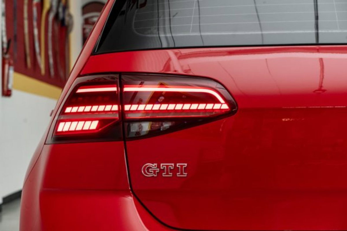 Volkswagen Golf 2.0 tsi GTI MT Ultimate 245cv (17)