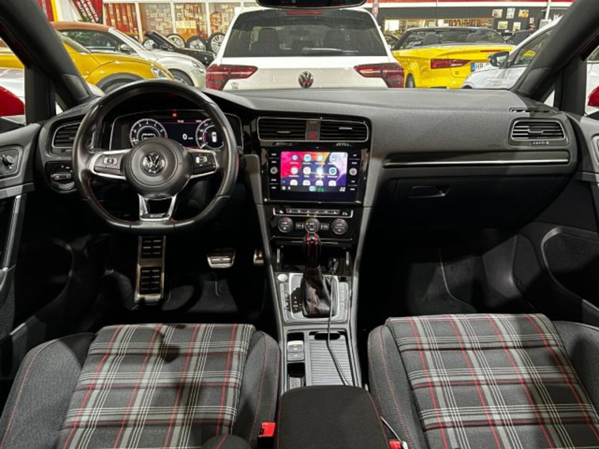 Volkswagen Golf 2.0 tsi GTI MT Ultimate 245cv (2)