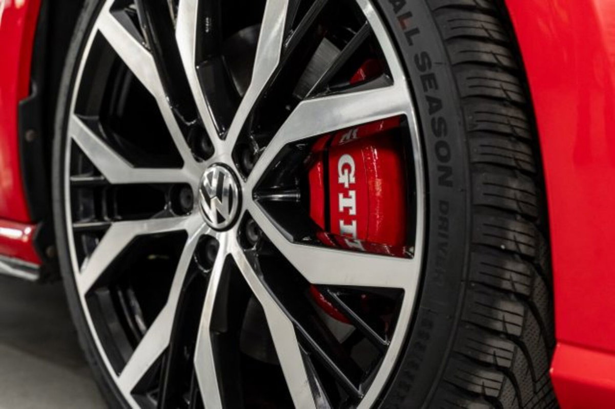 Volkswagen Golf 2.0 tsi GTI MT Ultimate 245cv (6)