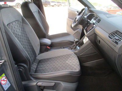 Volkswagen Tiguan 2.0 TDI 150 CV SCR DSG 4MOTION R-Line (18)