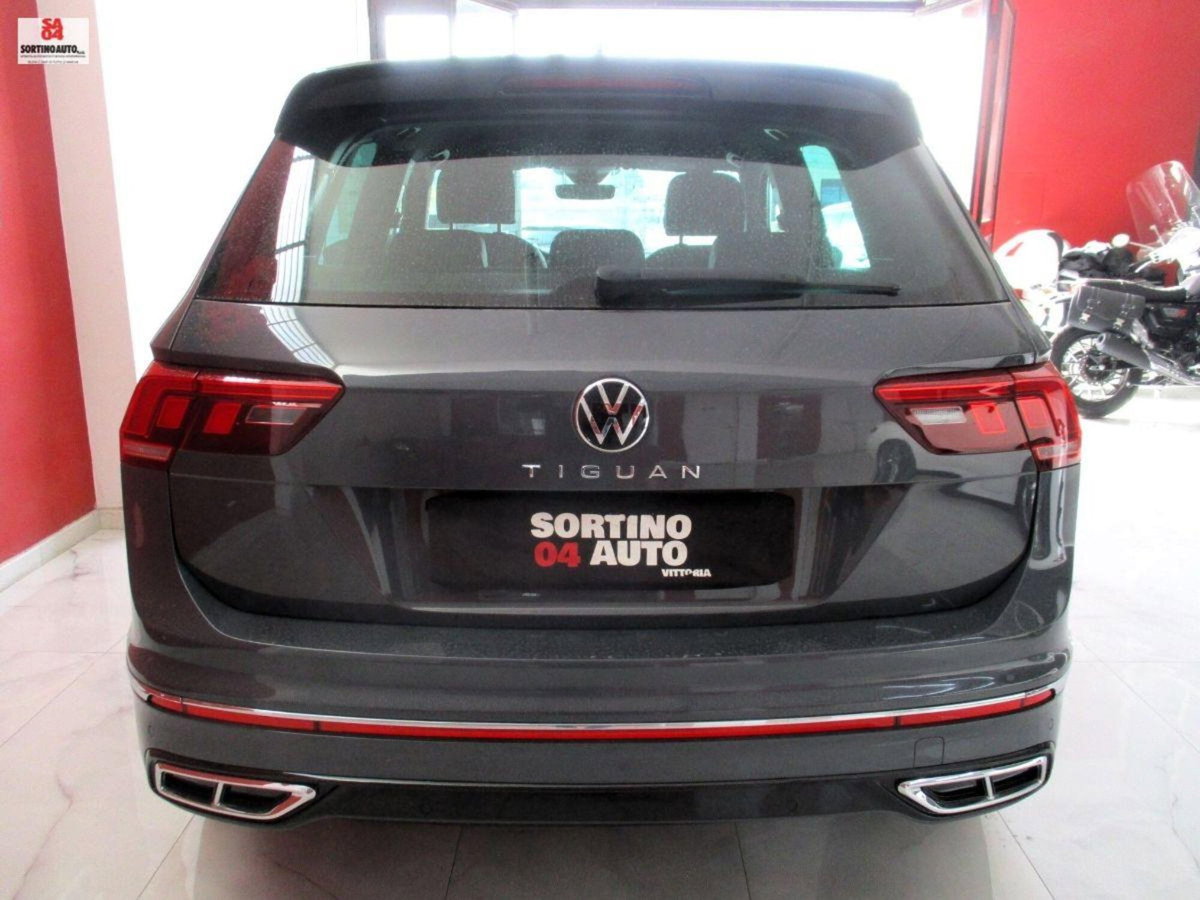 Volkswagen Tiguan 2.0 TDI 150 CV SCR DSG 4MOTION R-Line (6)