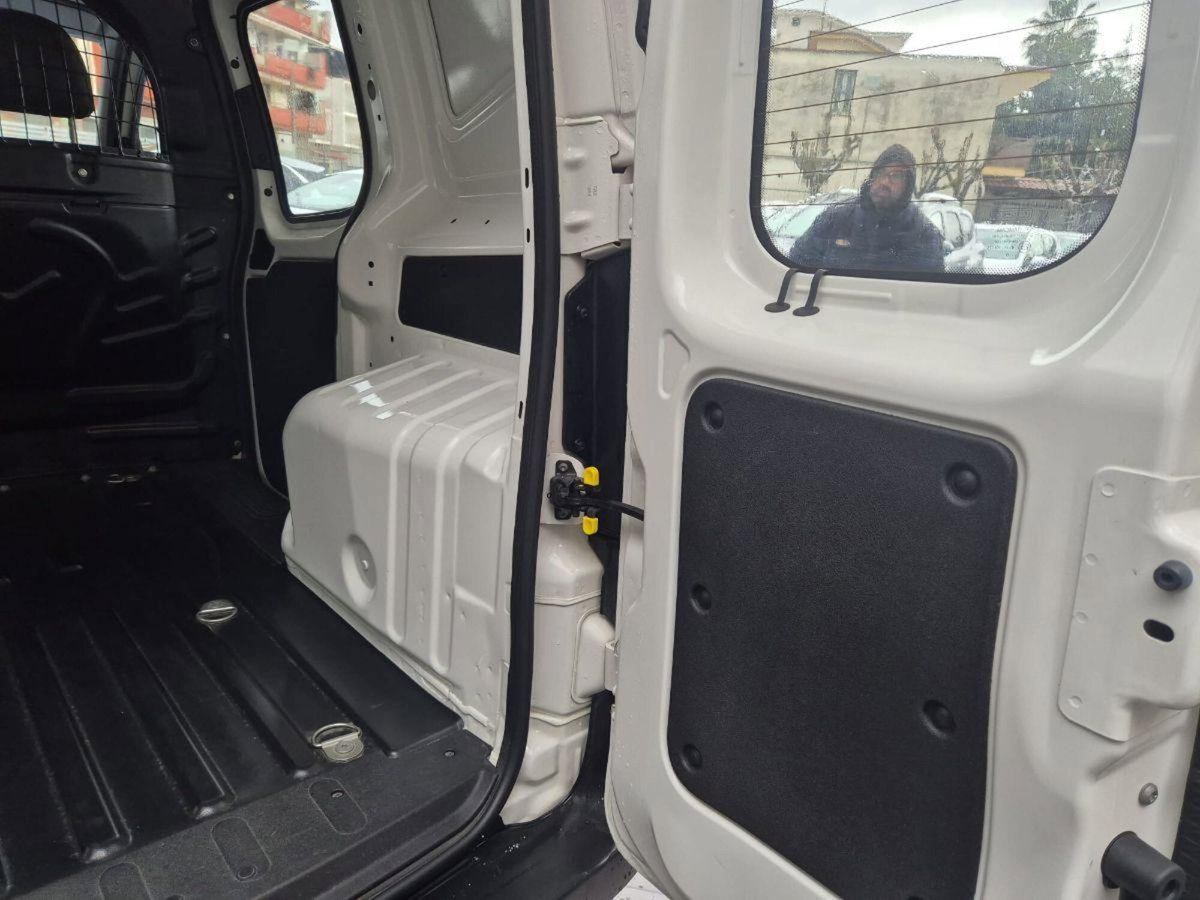 Fiat Fiorino 1.3 MJT 95CV Combinato (19)