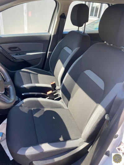 Dacia Duster 1.5 Blue dCi 8V 115 CV 4x4 Comfort (4)