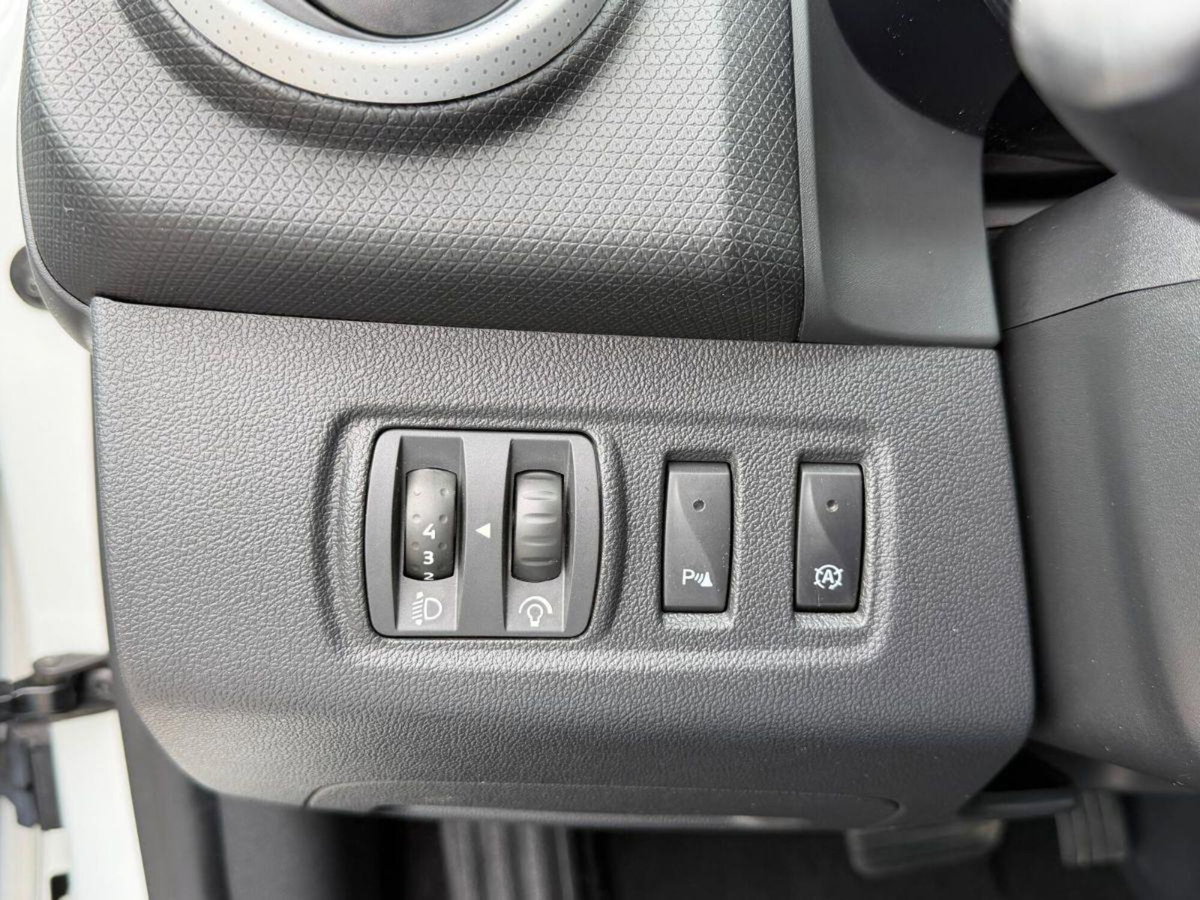 Renault Clio 1.5 dCi 8V 90CV EDC Start&Stop 5 porte Duel2 (18)