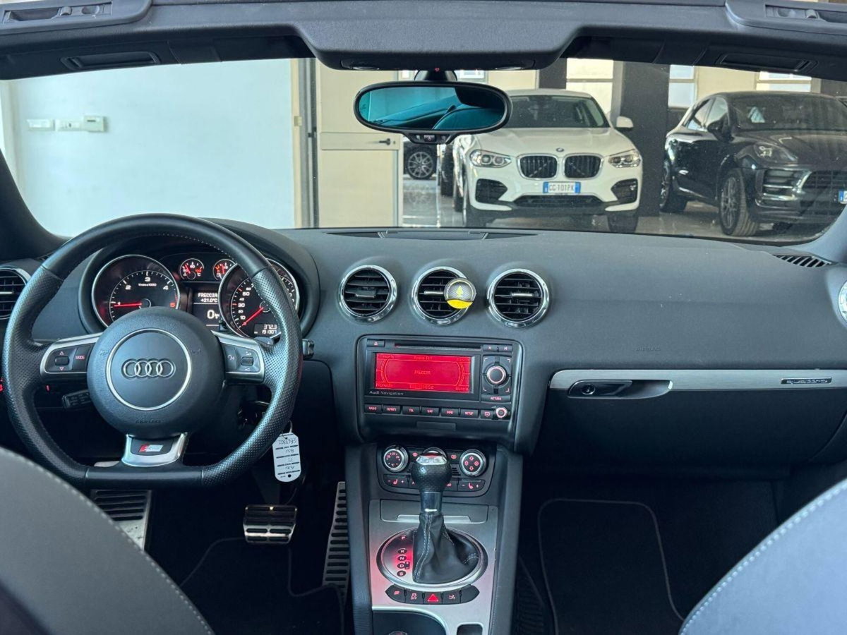 Audi TT Cabrio 2.0 TDI quattro (12)