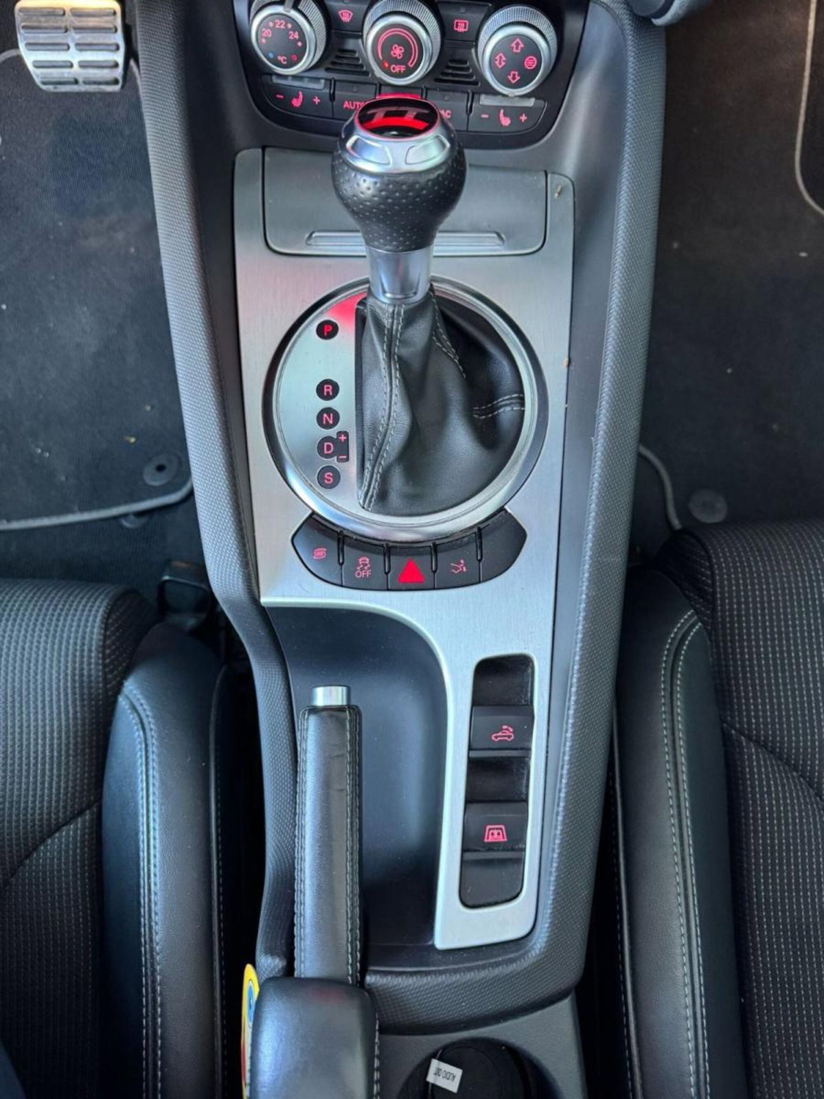 Audi TT Cabrio 2.0 TDI quattro (15)