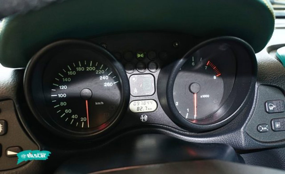 Alfa Romeo Spider 2.0i 16V Twin Spark cat (12)