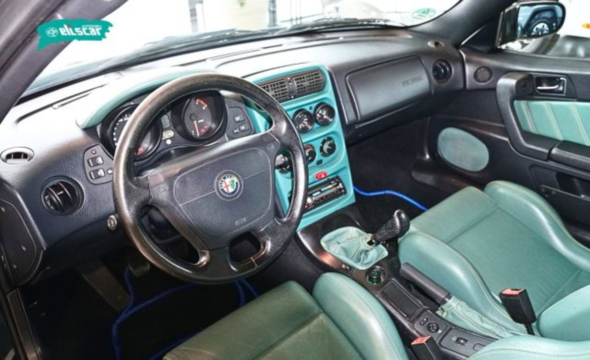 Alfa Romeo Spider 2.0i 16V Twin Spark cat (6)