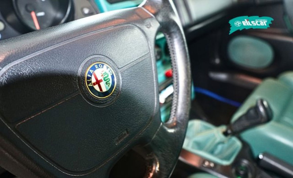 Alfa Romeo Spider 2.0i 16V Twin Spark cat (9)