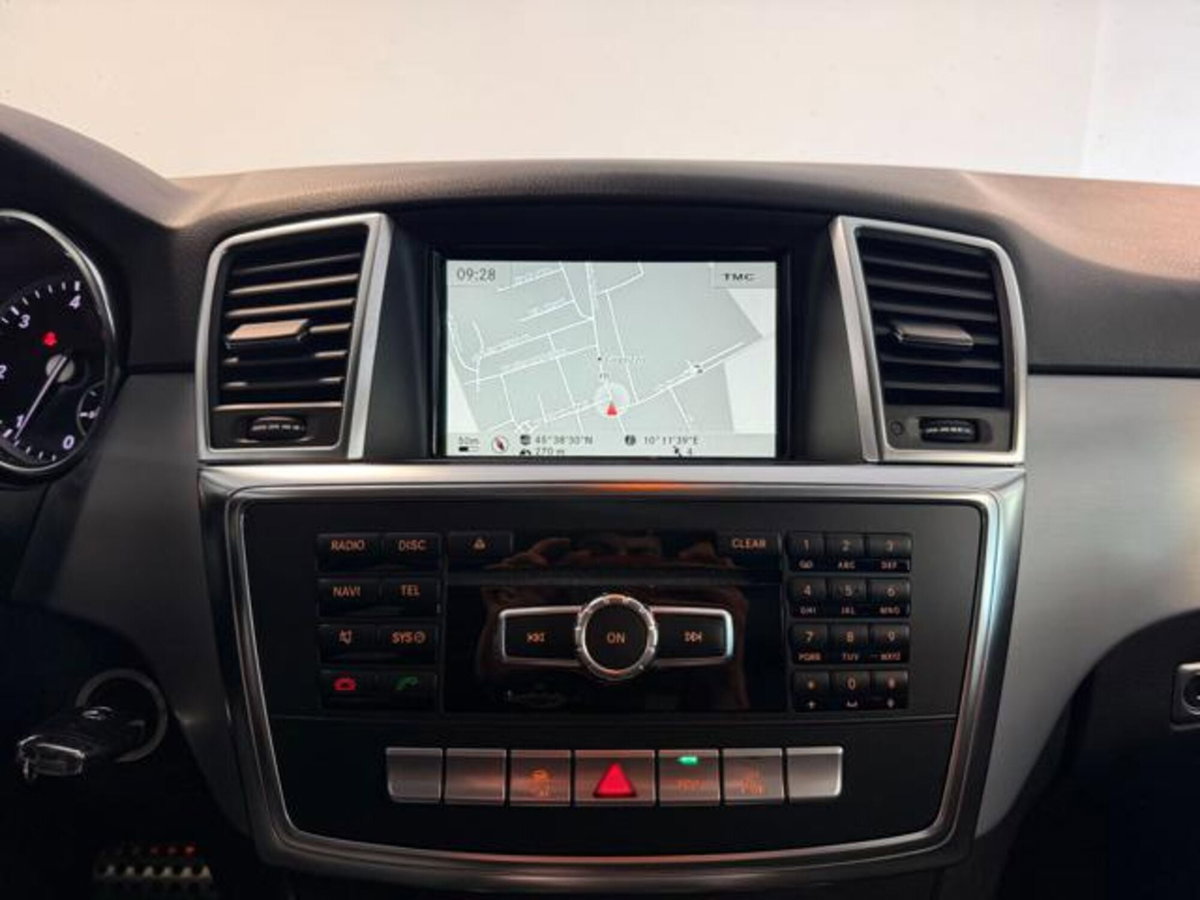 Mercedes-Benz Classe ML 350 BlueTEC 4Matic Premium (18)