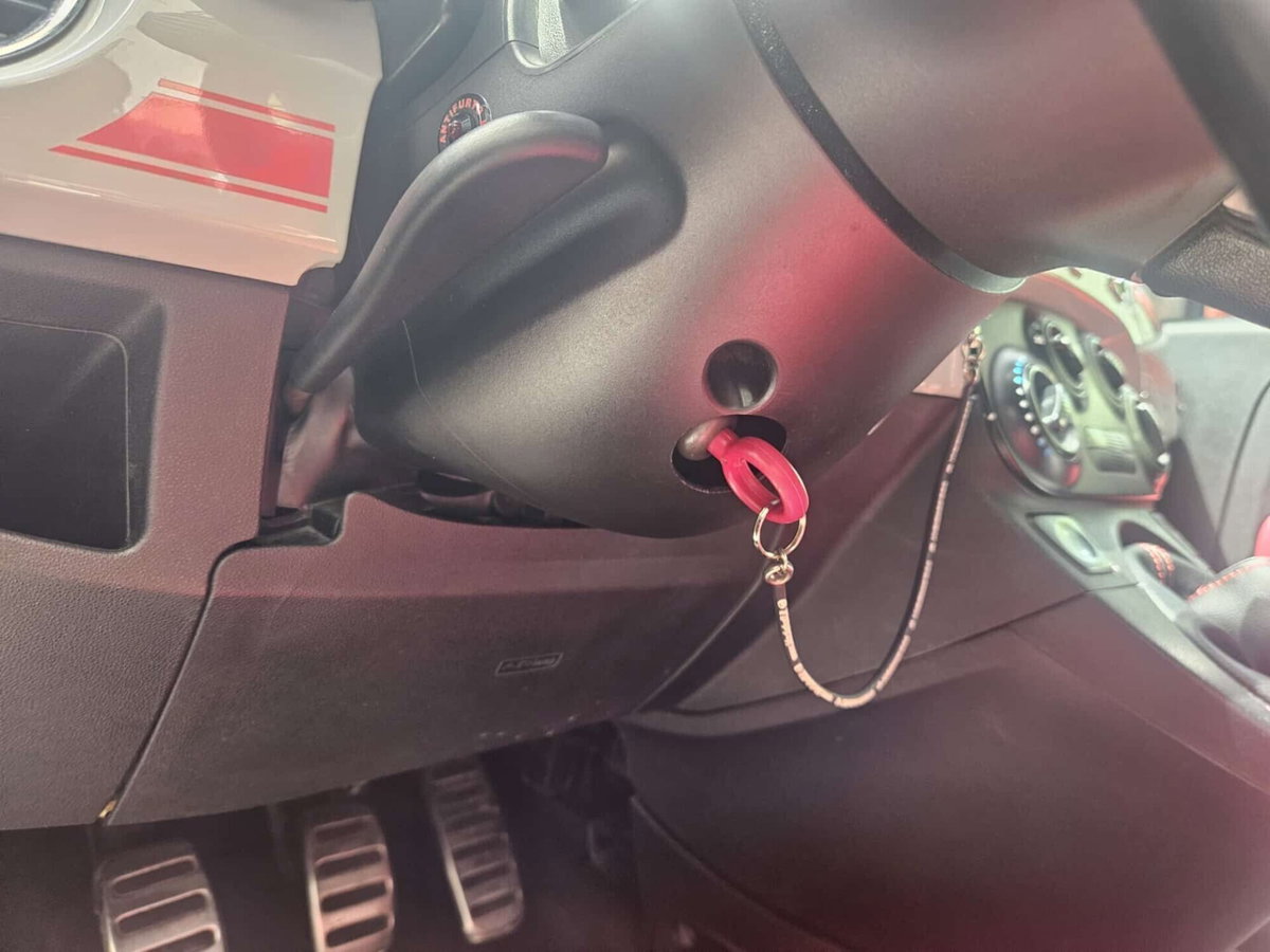 Abarth 500 1.4 Turbo T-Jet (9)