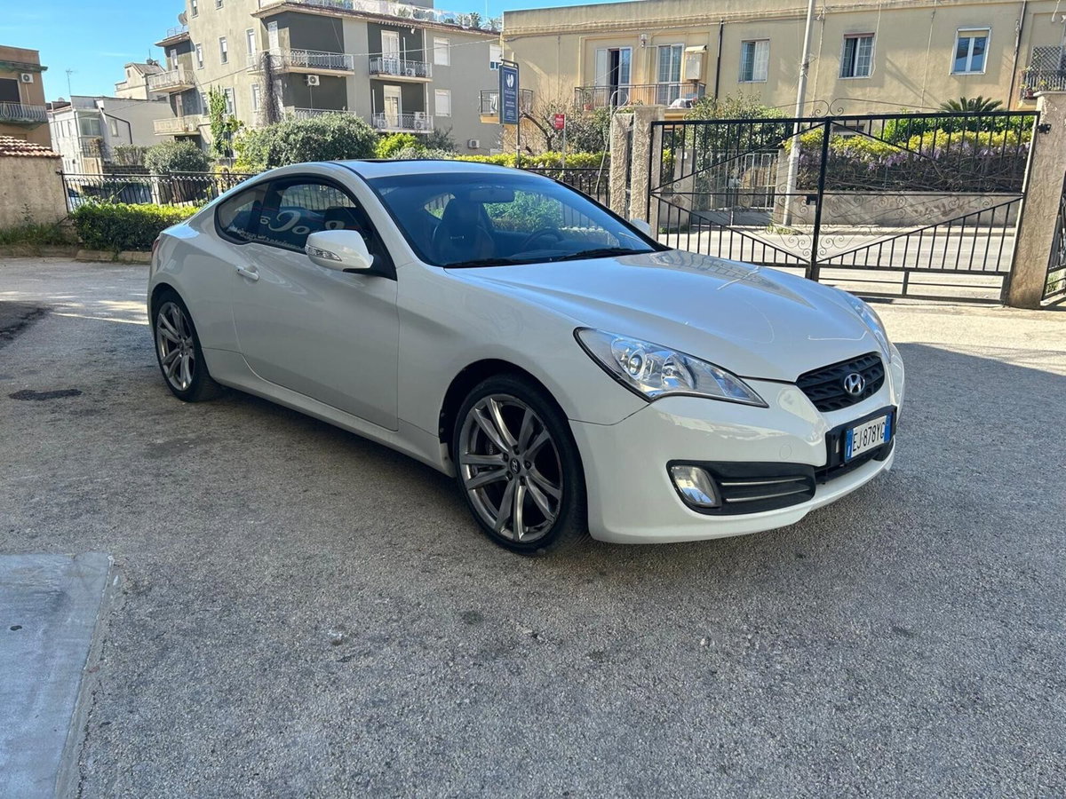 Hyundai Genesis Coupe 2.0 Turbo Sport