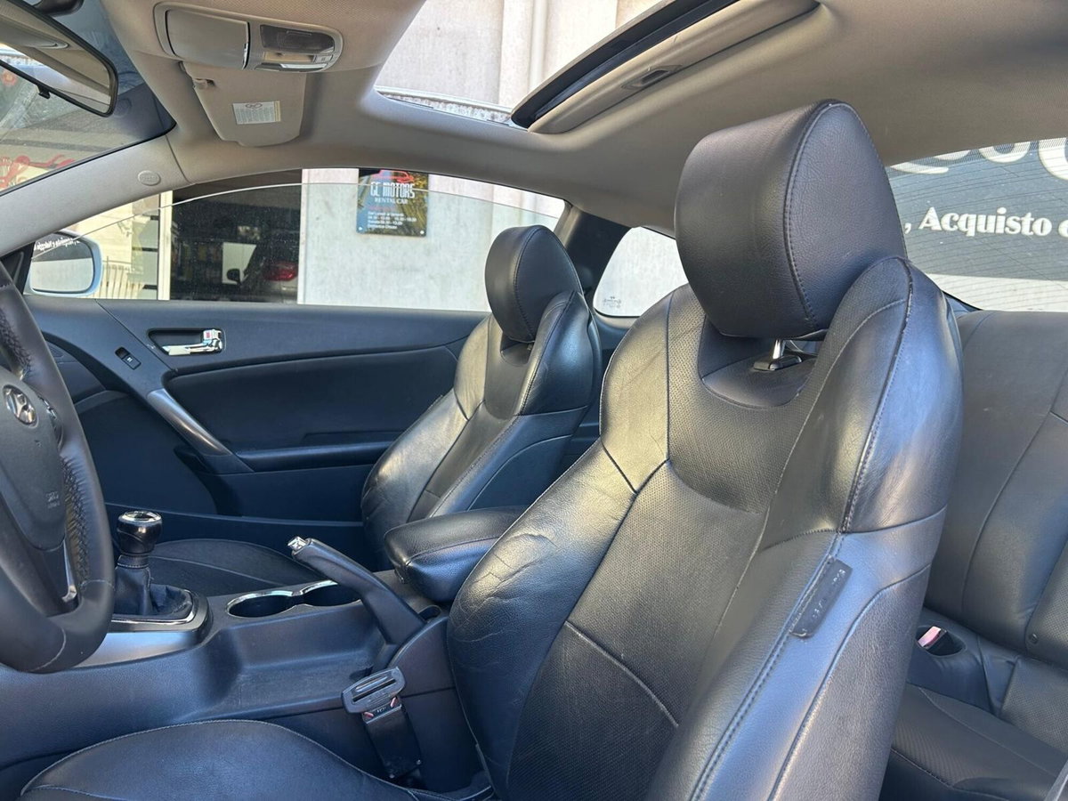 Hyundai Genesis Coupe 2.0 Turbo Sport (11)