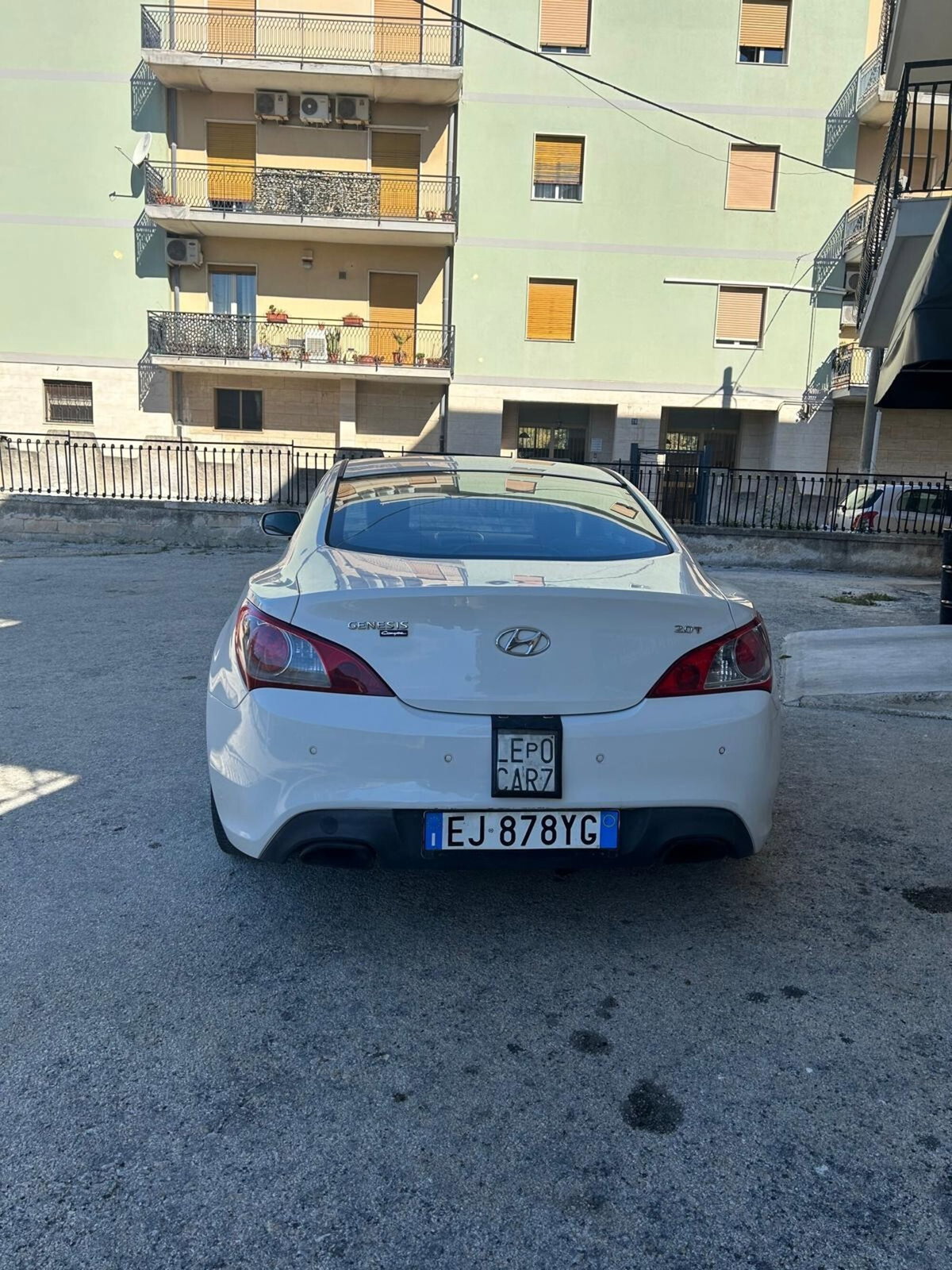 Hyundai Genesis Coupe 2.0 Turbo Sport (5)