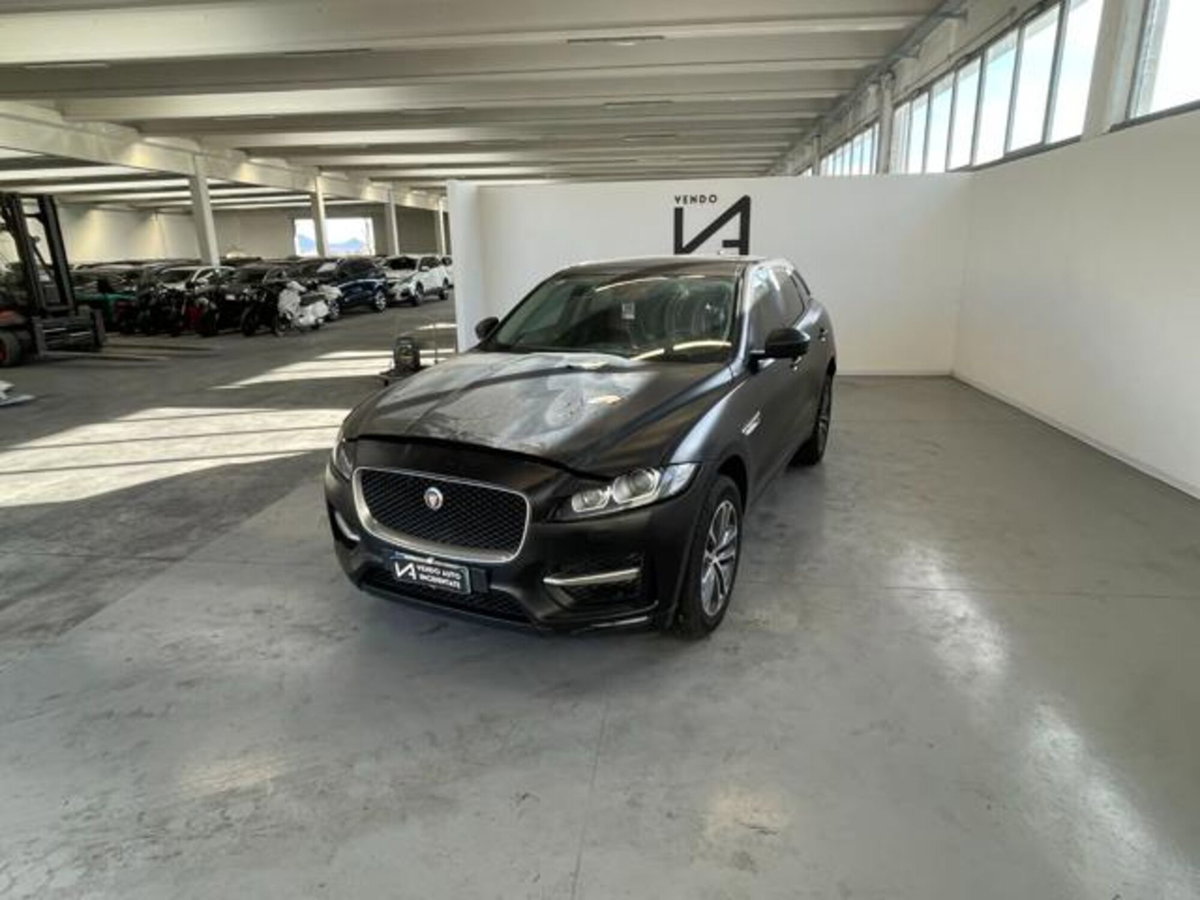 Jaguar F-Pace 2.0 D 180 CV AWD Portfolio (3)