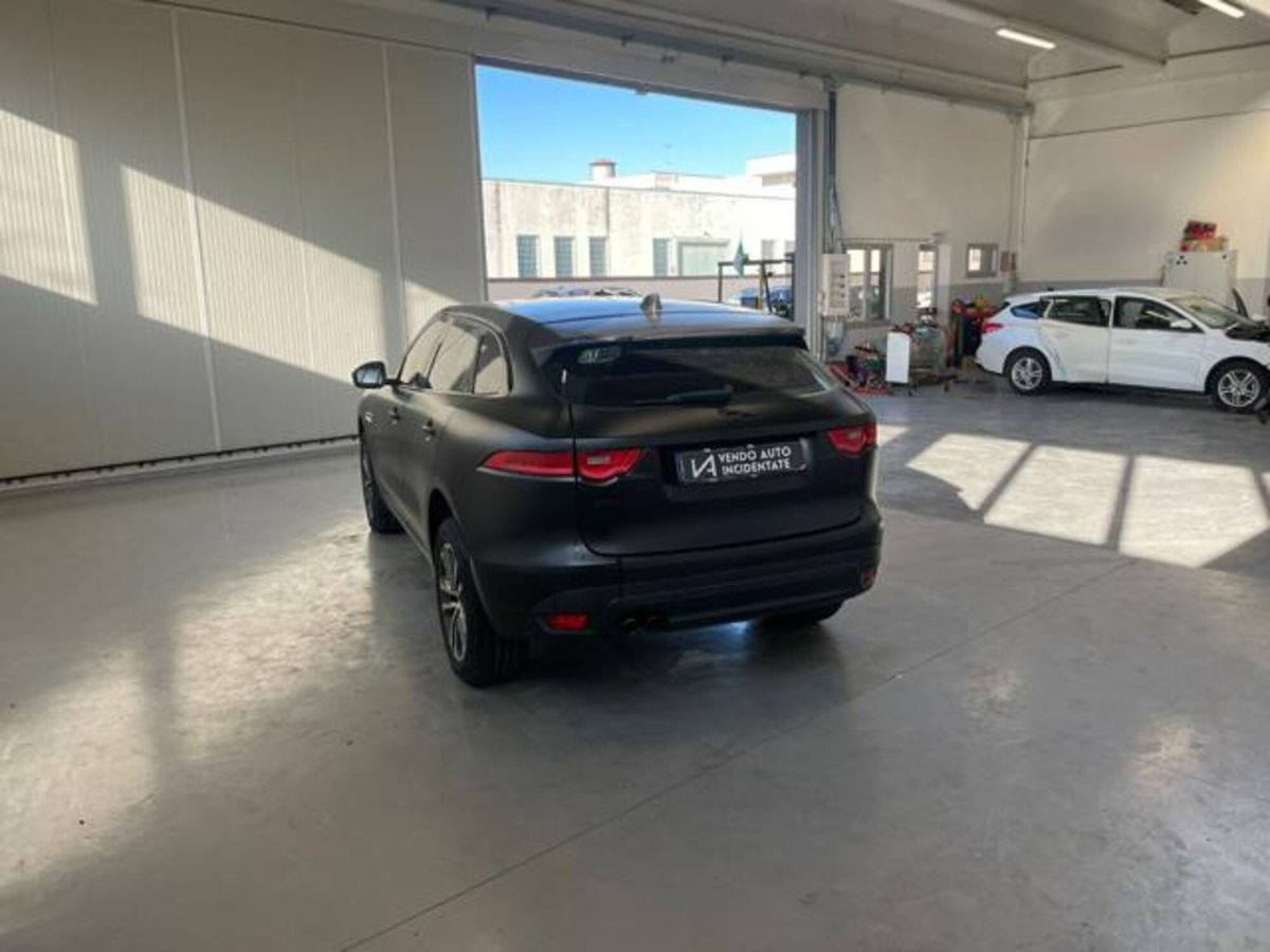 Jaguar F-Pace 2.0 D 180 CV AWD Portfolio (5)