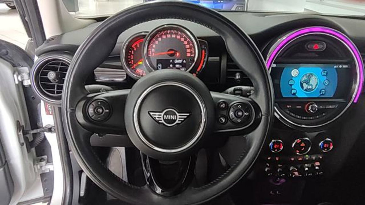 MINI Mini 1.5 Cooper D Business XL 5 porte (11)
