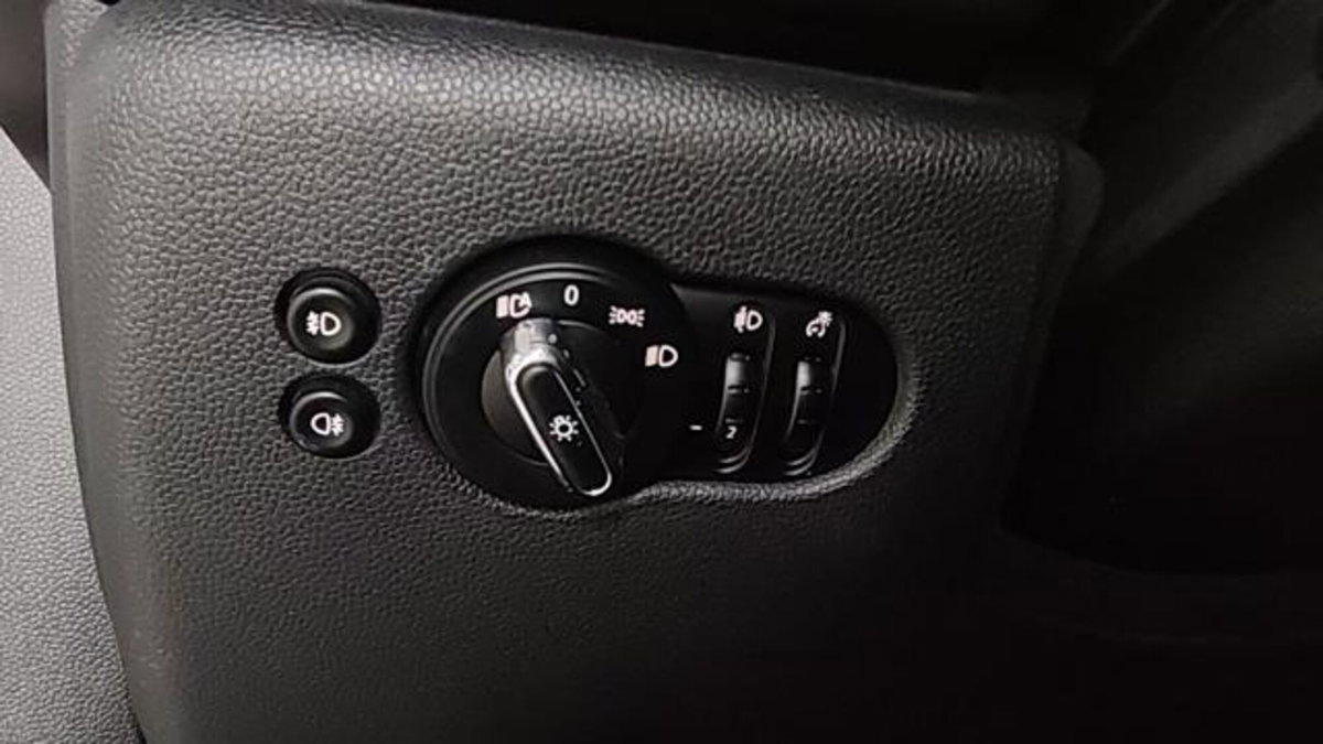 MINI Mini 1.5 Cooper D Business XL 5 porte (9)