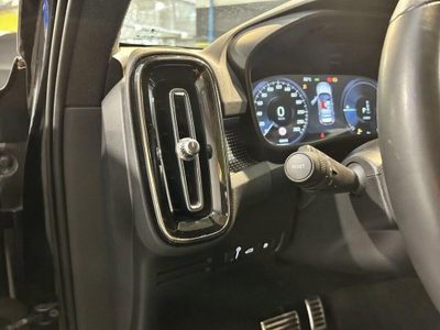 Volvo XC40 T5 Recharge Plug-in Hybrid R-design (10)