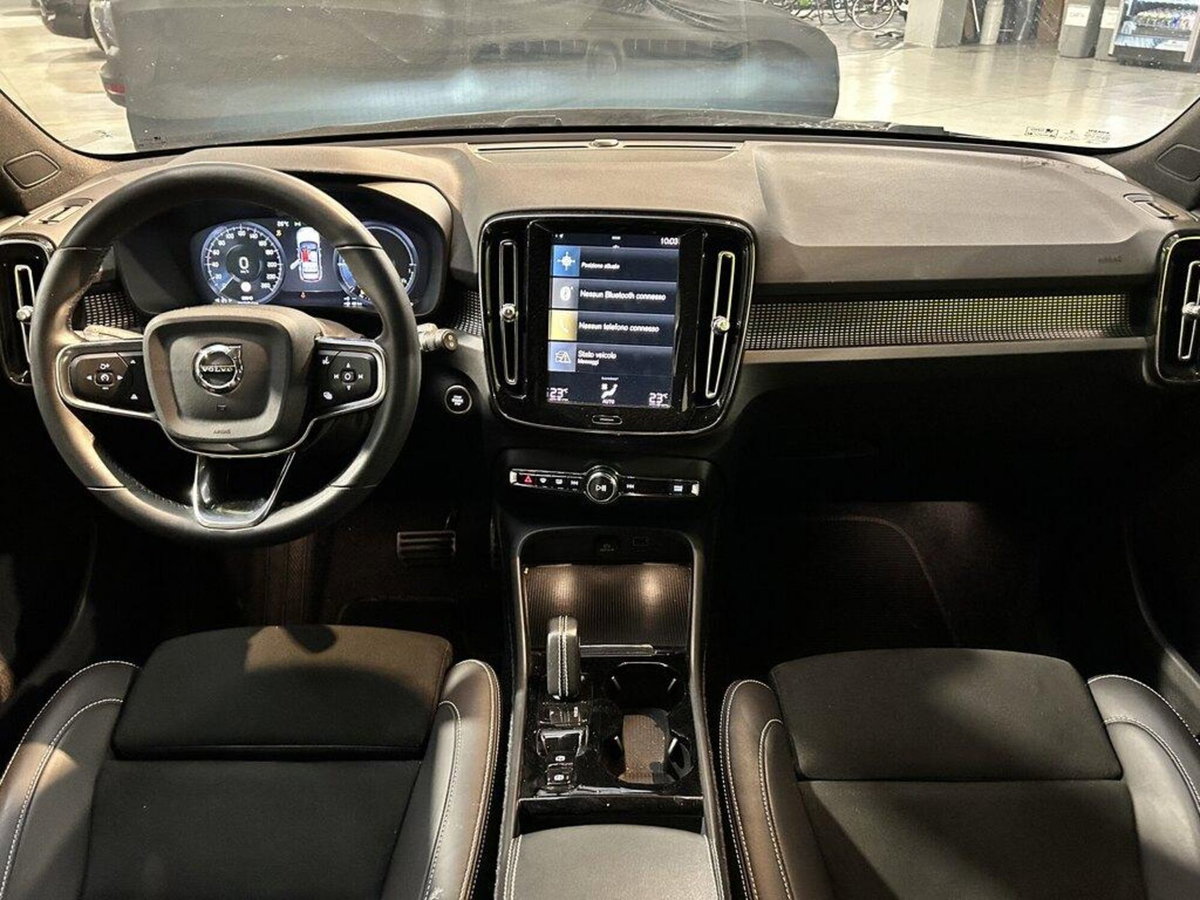 Volvo XC40 T5 Recharge Plug-in Hybrid R-design (15)