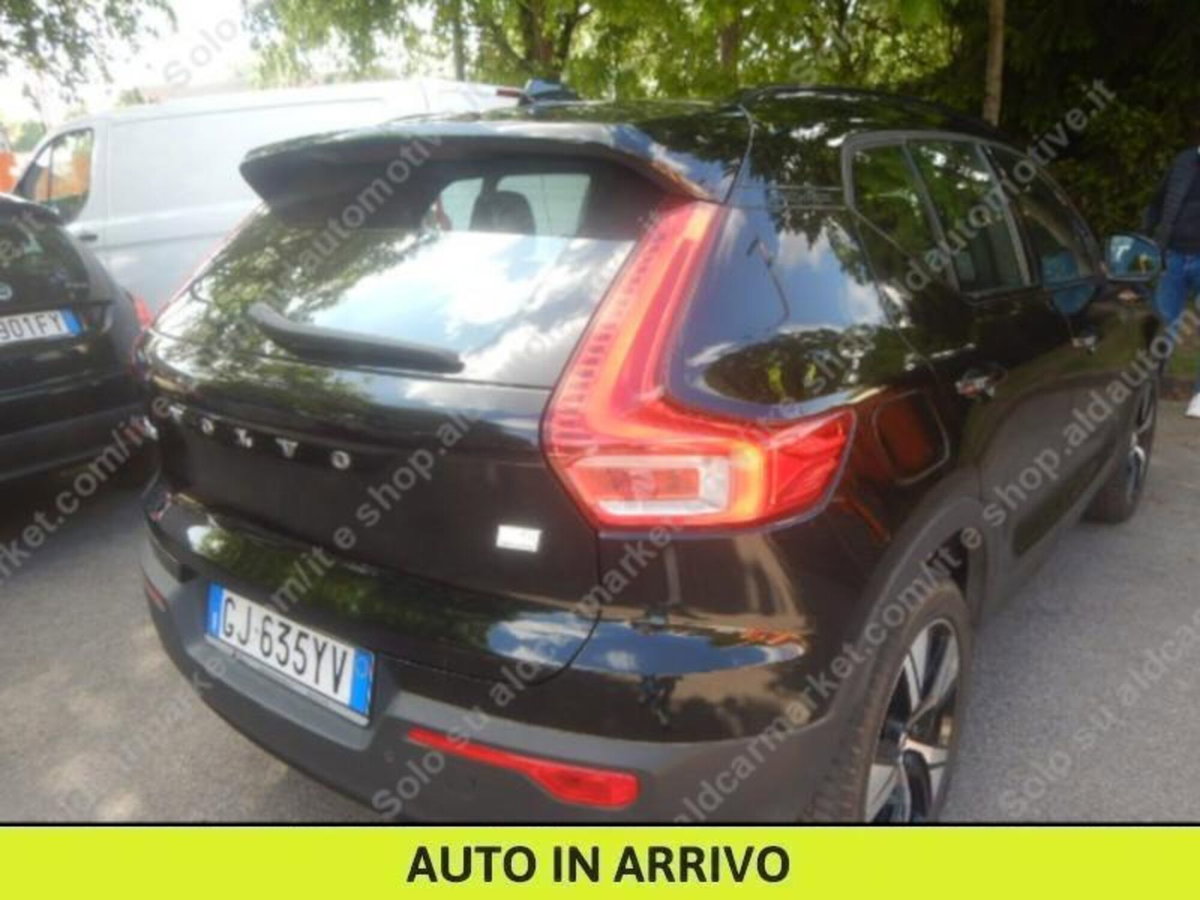 Volvo XC40 T5 Recharge Plug-in Hybrid R-design (2)