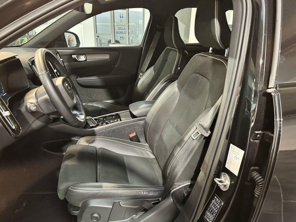Volvo XC40 T5 Recharge Plug-in Hybrid R-design (8)