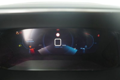 Peugeot 2008 BlueHDi 100 S&S GT Line (14)