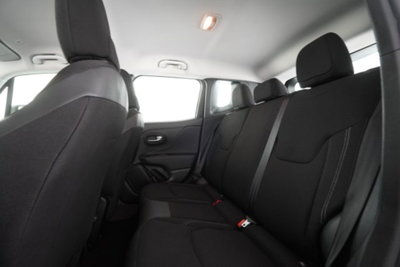 Jeep Renegade 1.3 T4 DDCT Limited (11)
