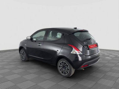 Lancia Ypsilon 1.0 FireFly 5 porte S&S Hybrid Silver Plus (3)