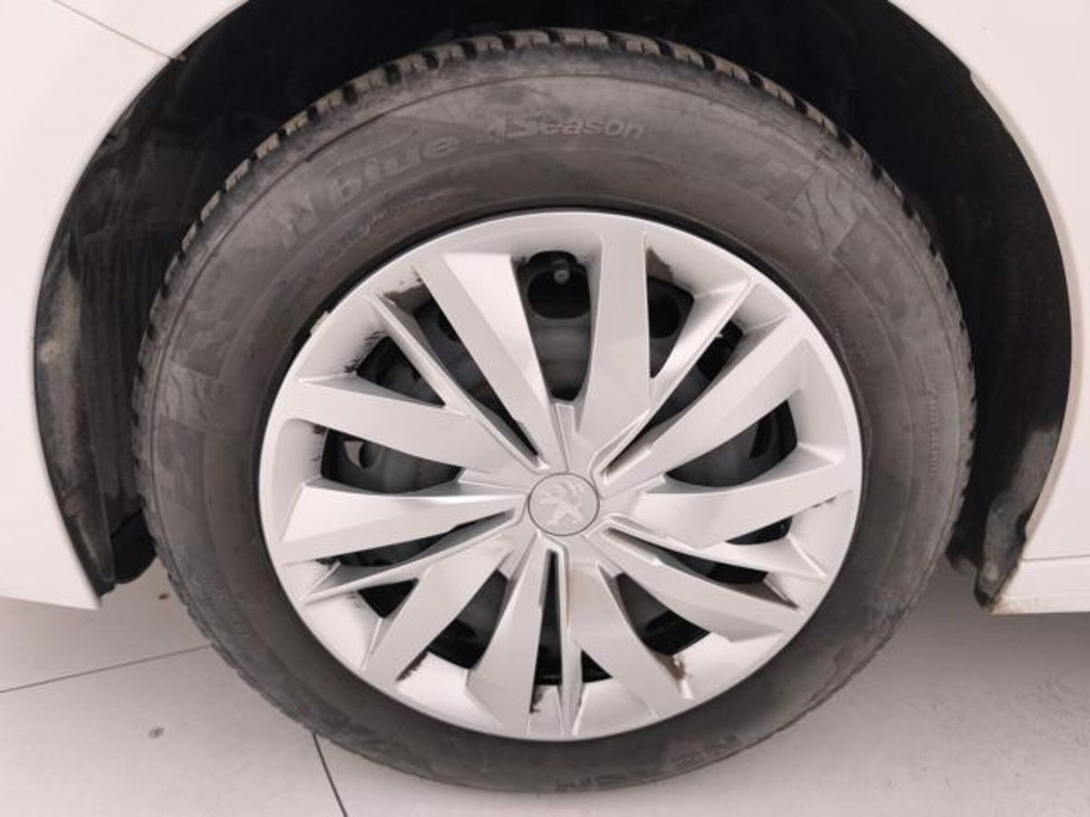 Peugeot 208 1.2 puretech Active s&s 75cv (9)