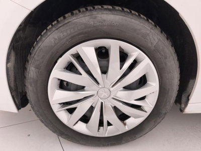 Peugeot 208 1.2 puretech Active s&s 75cv (9)