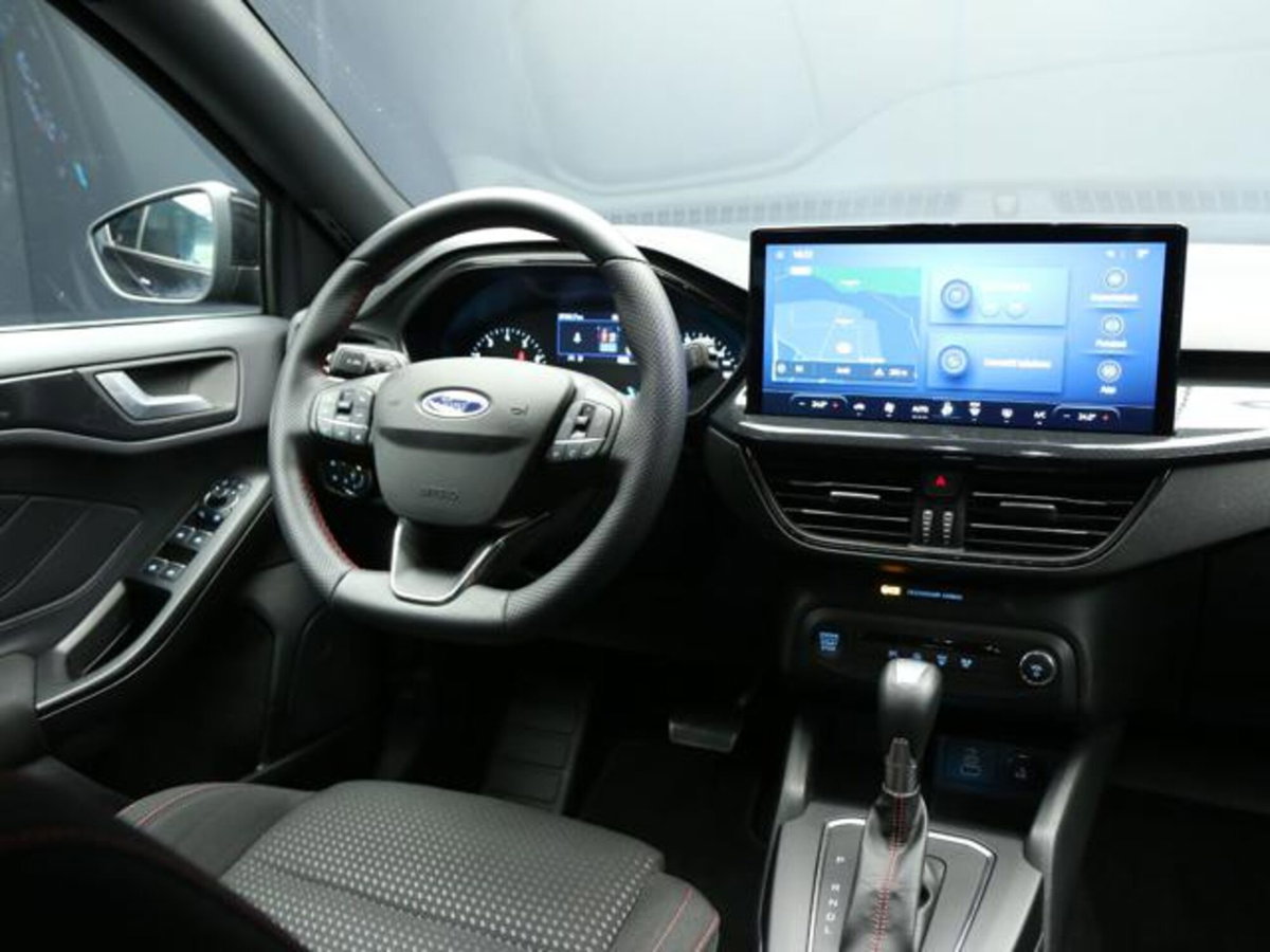 Ford Focus 1.0 EcoBoost Hybrid 155 CV 5p. ST-Line (12)