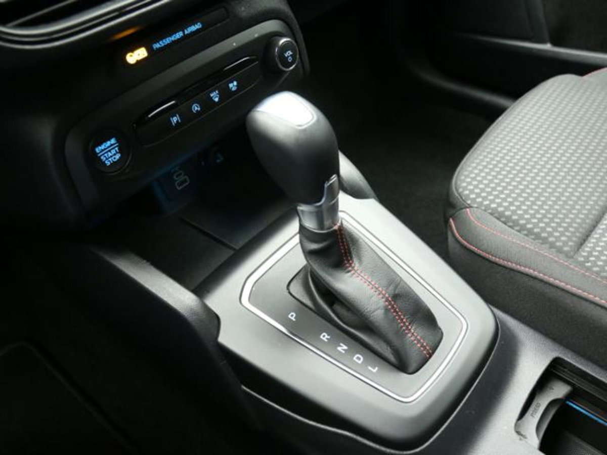 Ford Focus 1.0 EcoBoost Hybrid 155 CV 5p. ST-Line (13)