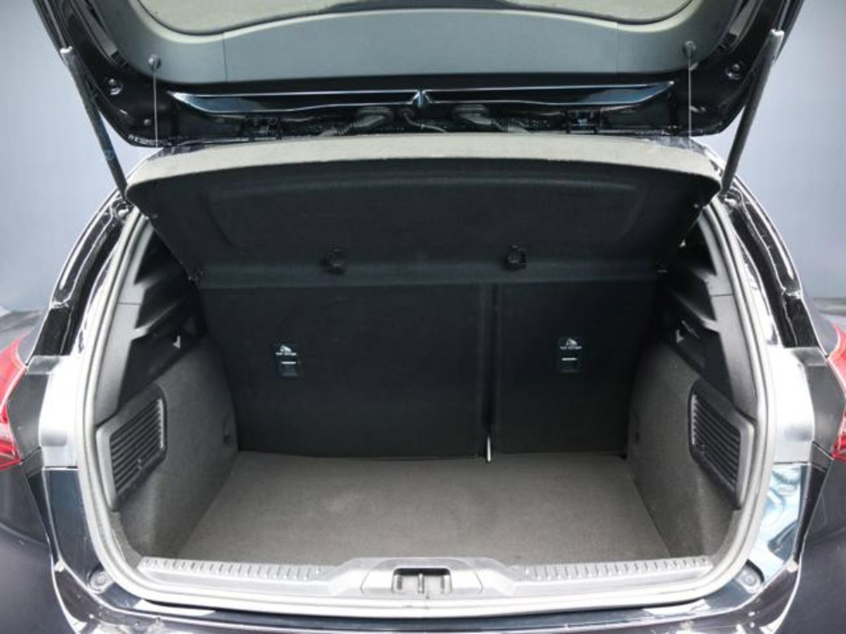 Ford Focus 1.0 EcoBoost Hybrid 155 CV 5p. ST-Line (8)