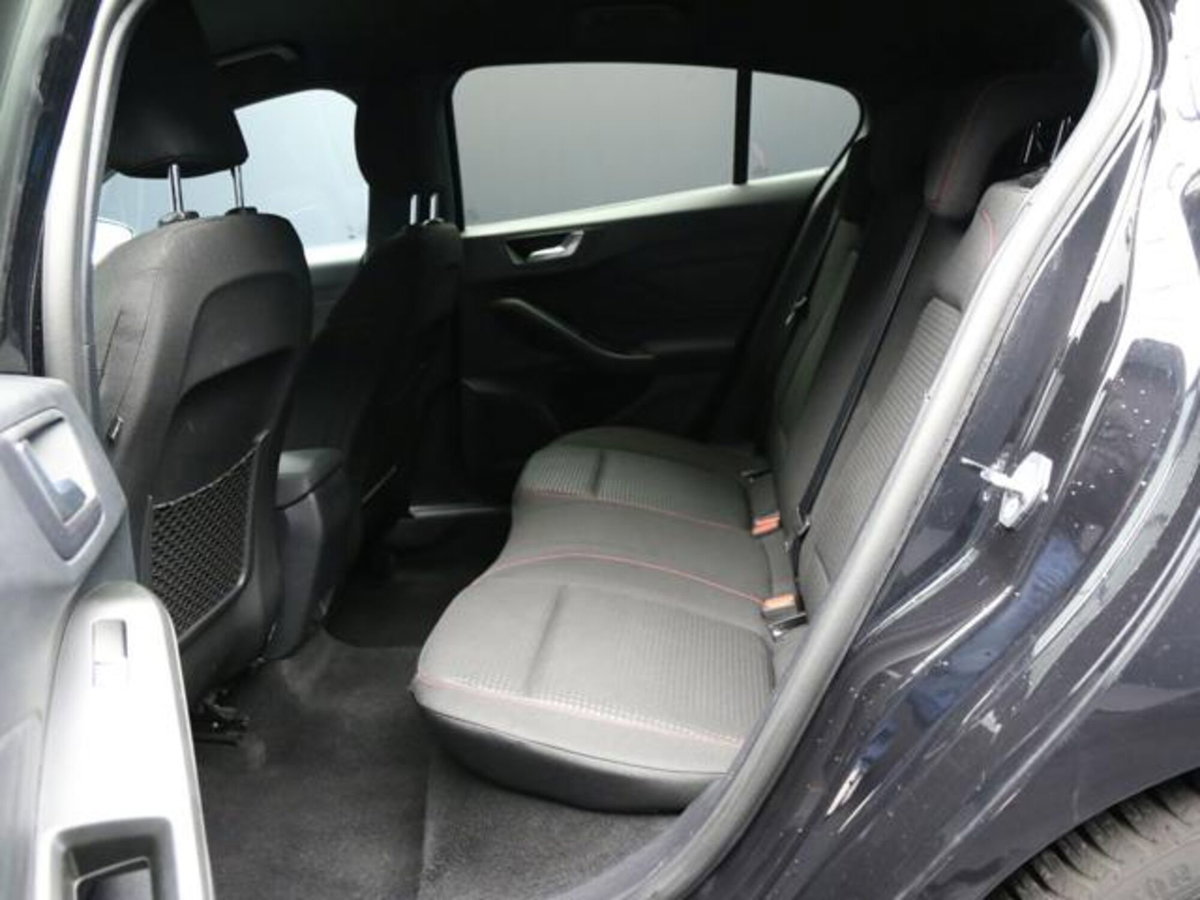 Ford Focus 1.0 EcoBoost Hybrid 155 CV 5p. ST-Line (9)